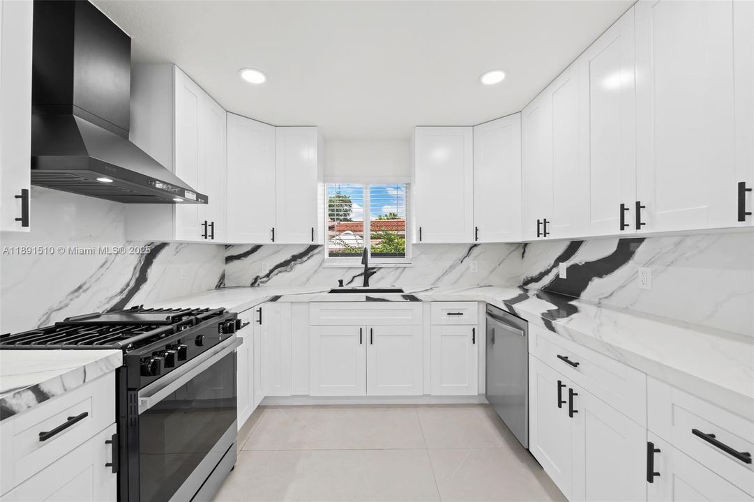 Active With Contract: $950,000 (4 beds, 2 baths, 1903 Square Feet)