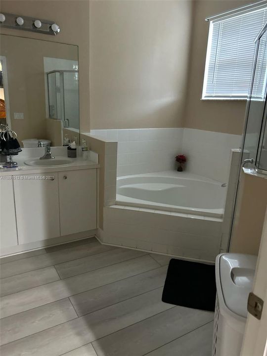 На продажу: $465,000 (3 спален, 2 ванн, 1416 Квадратных фут)