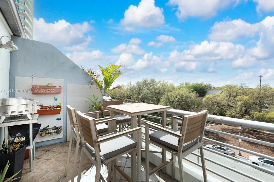 Недавно арендовано: $4,500 (2 спален, 2 ванн, 1299 Квадратных фут)