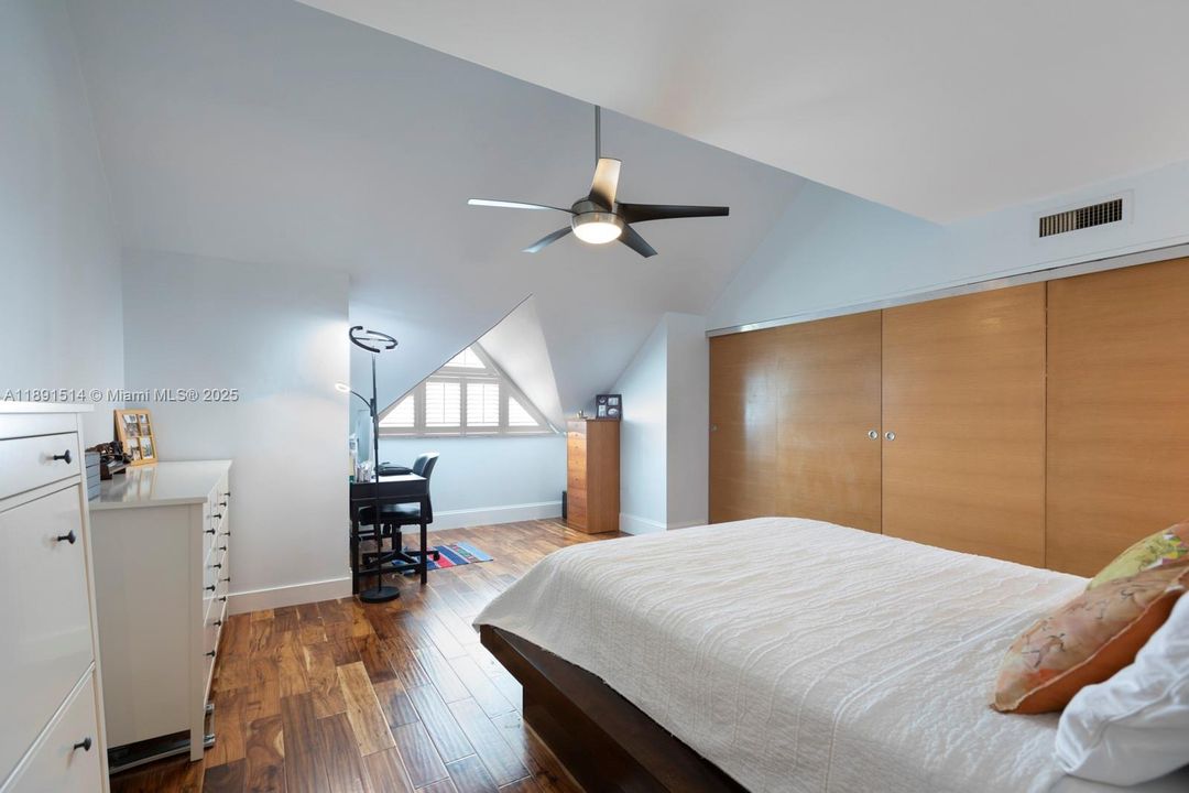 Недавно арендовано: $4,500 (2 спален, 2 ванн, 1299 Квадратных фут)