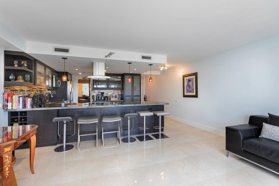 Недавно арендовано: $4,500 (2 спален, 2 ванн, 1299 Квадратных фут)