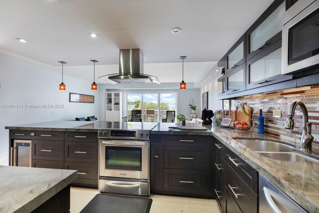 Недавно арендовано: $4,500 (2 спален, 2 ванн, 1299 Квадратных фут)