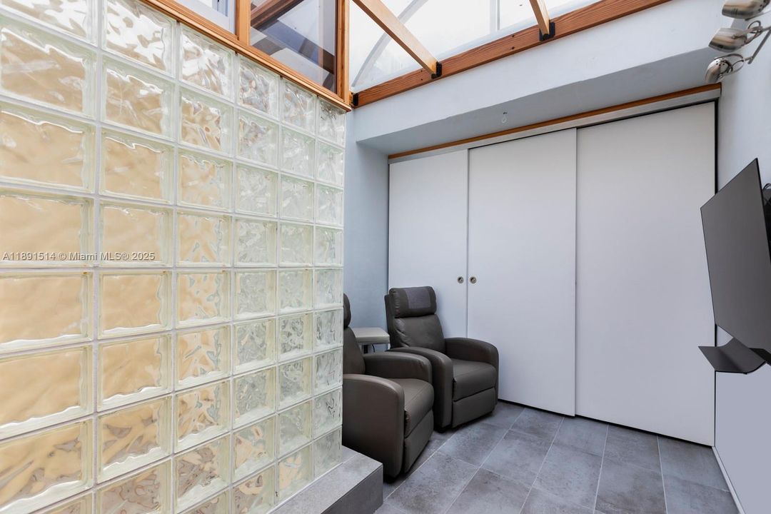 Недавно арендовано: $4,500 (2 спален, 2 ванн, 1299 Квадратных фут)