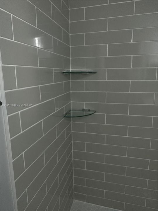 Под контрактом: $3,250 (3 спален, 2 ванн, 1468 Квадратных фут)