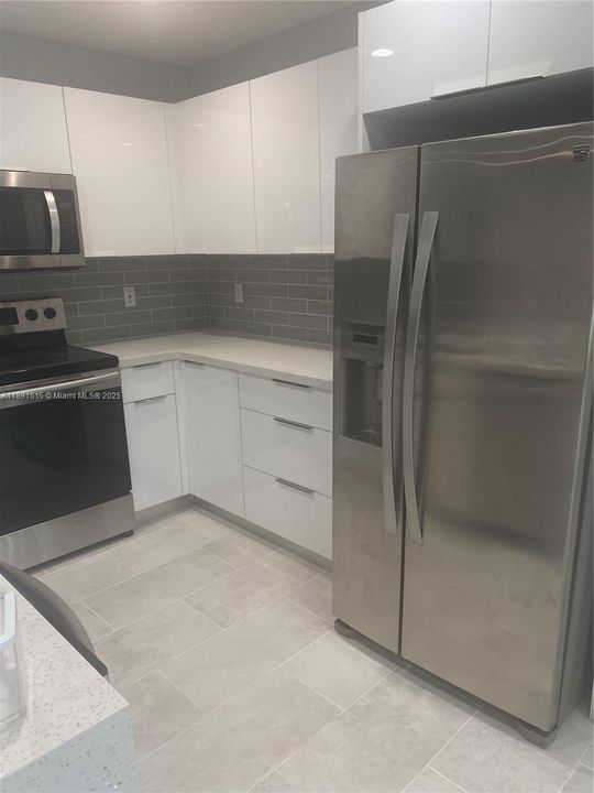 Под контрактом: $3,250 (3 спален, 2 ванн, 1468 Квадратных фут)