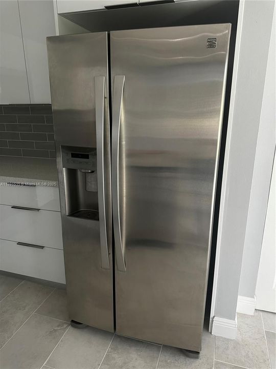 Под контрактом: $3,250 (3 спален, 2 ванн, 1468 Квадратных фут)