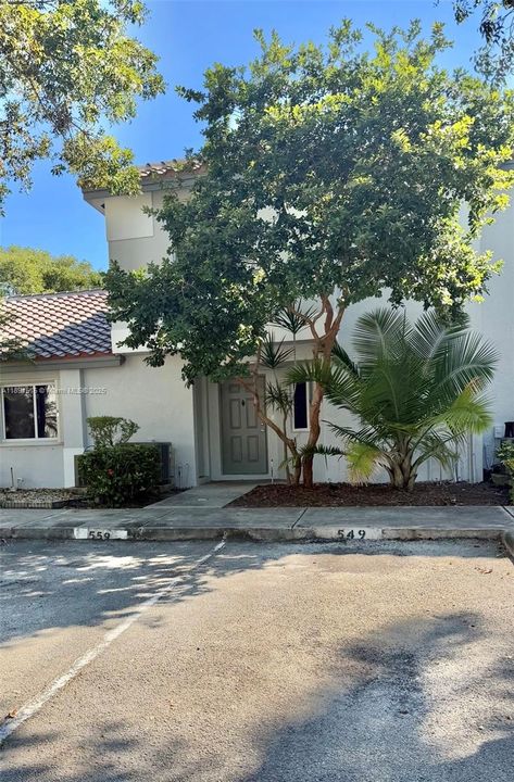 Под контрактом: $3,250 (3 спален, 2 ванн, 1468 Квадратных фут)