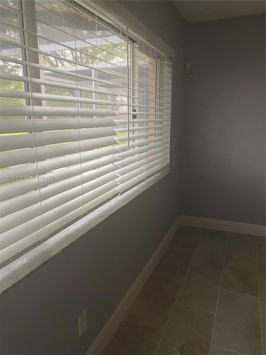 Под контрактом: $3,250 (3 спален, 2 ванн, 1468 Квадратных фут)