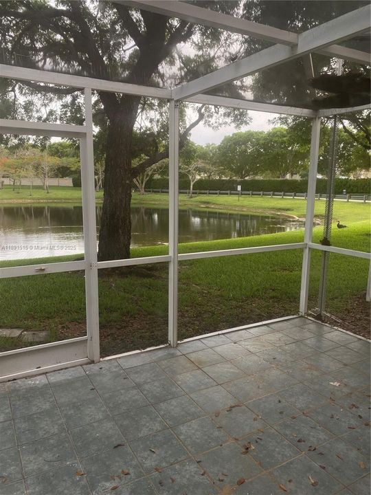 Под контрактом: $3,250 (3 спален, 2 ванн, 1468 Квадратных фут)