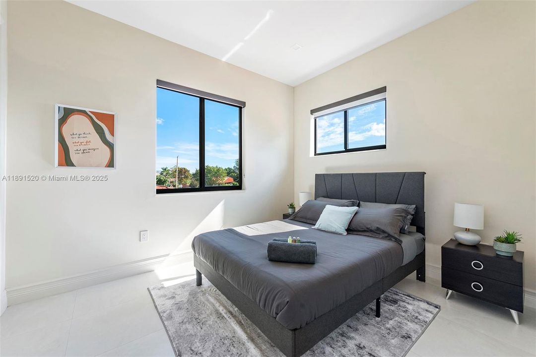 На продажу: $2,499,000 (5 спален, 3 ванн, 2954 Квадратных фут)