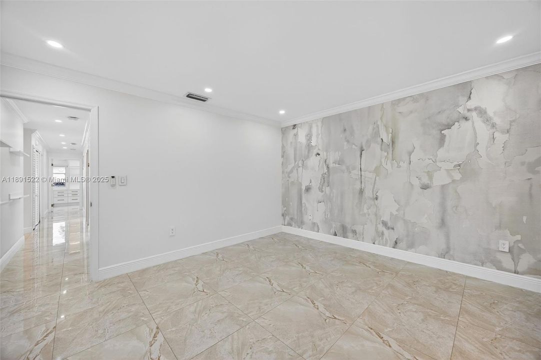 For Rent: $4,850 (4 beds, 2 baths, 1822 Square Feet)