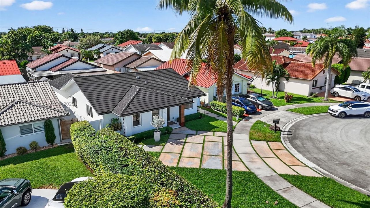 For Rent: $4,850 (4 beds, 2 baths, 1822 Square Feet)