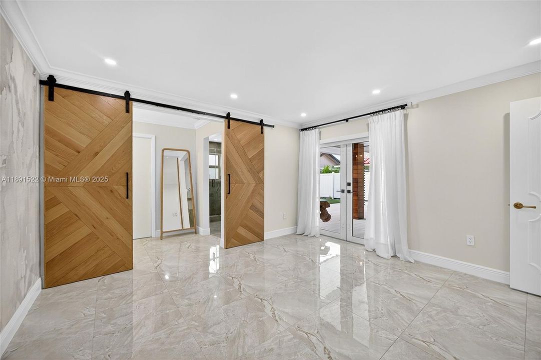 For Rent: $4,850 (4 beds, 2 baths, 1822 Square Feet)