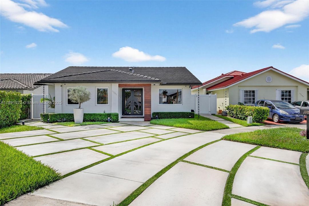 For Rent: $4,850 (4 beds, 2 baths, 1822 Square Feet)