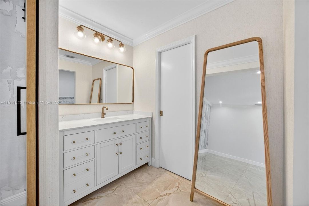 For Rent: $4,850 (4 beds, 2 baths, 1822 Square Feet)