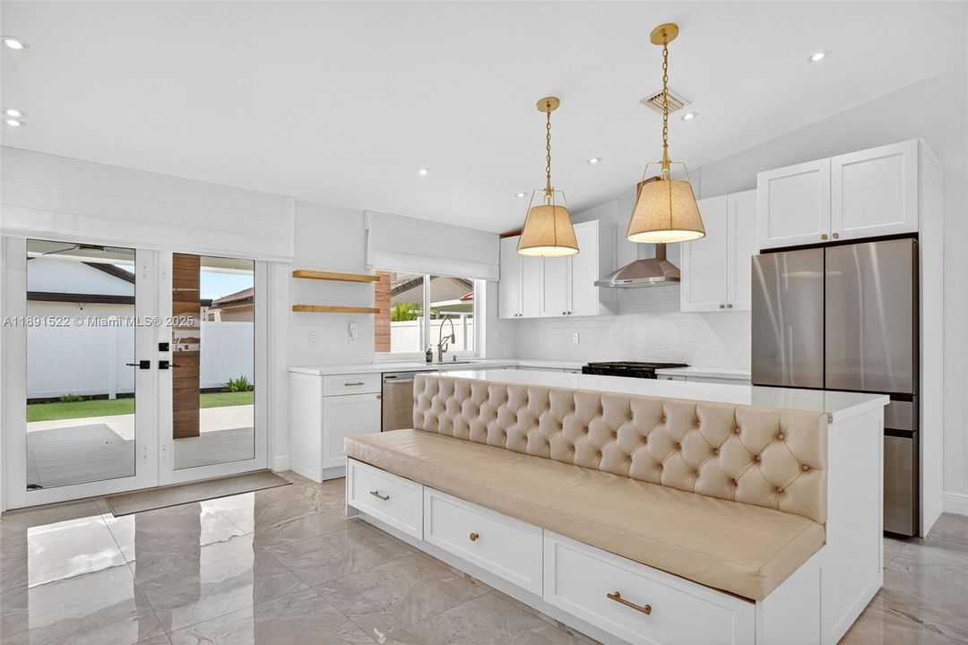 For Rent: $4,850 (4 beds, 2 baths, 1822 Square Feet)