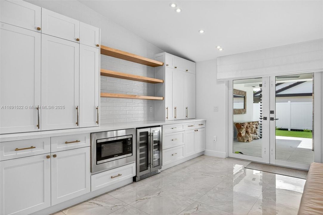 For Rent: $4,850 (4 beds, 2 baths, 1822 Square Feet)