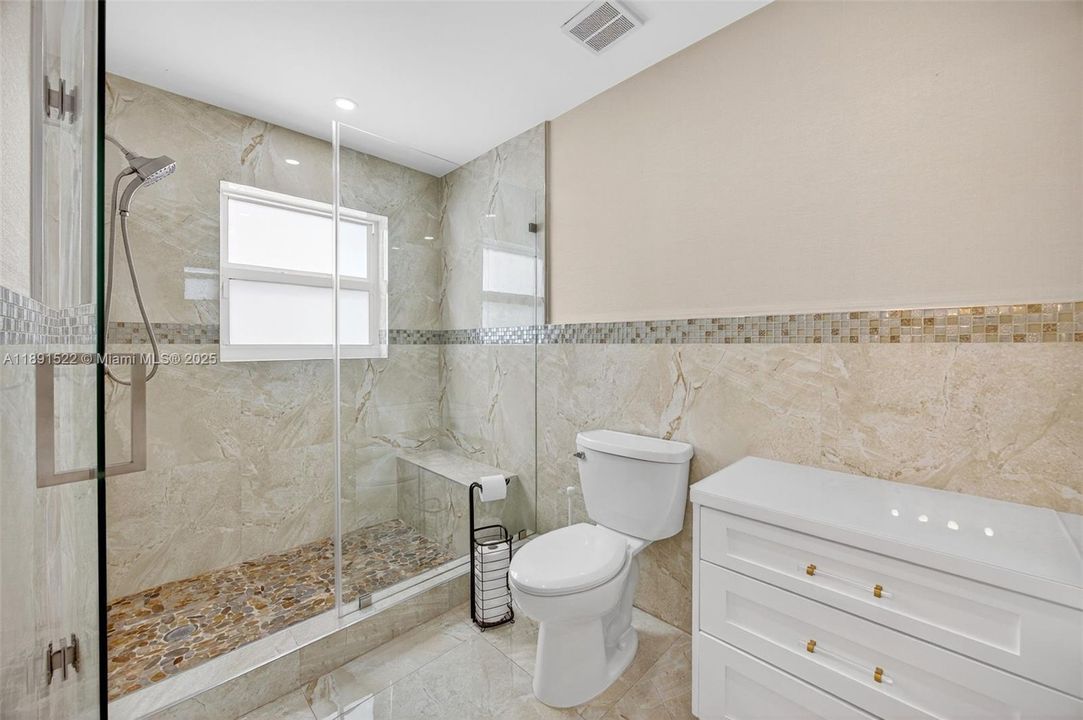 For Rent: $4,850 (4 beds, 2 baths, 1822 Square Feet)