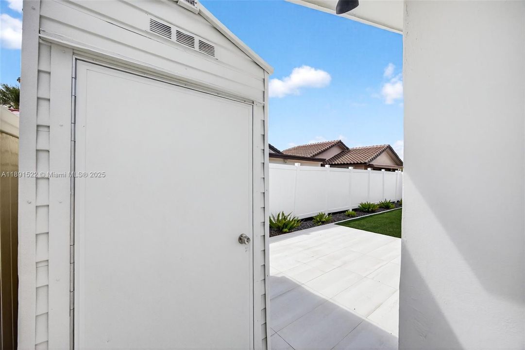 For Rent: $4,850 (4 beds, 2 baths, 1822 Square Feet)