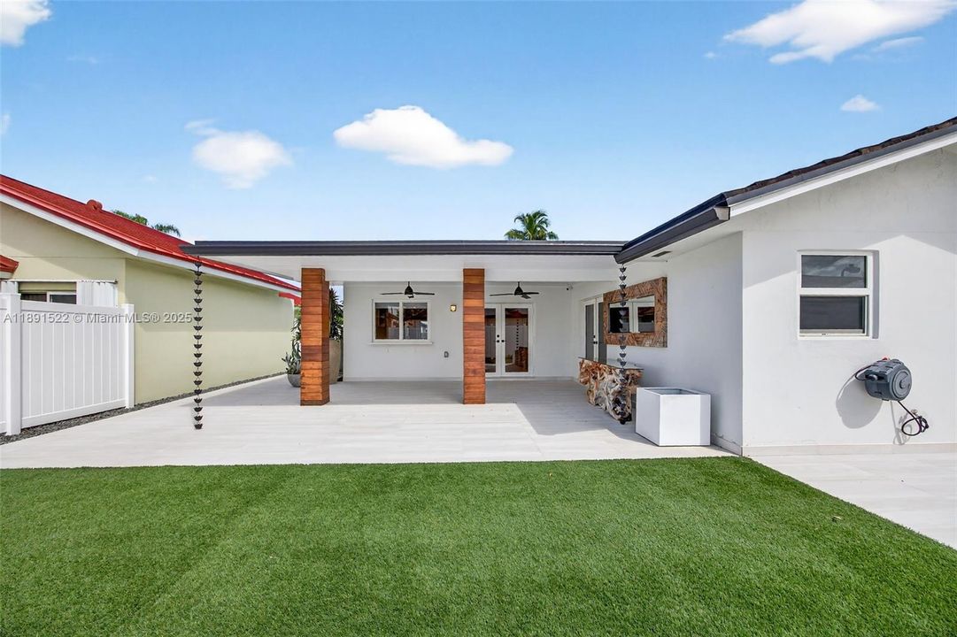 For Rent: $4,850 (4 beds, 2 baths, 1822 Square Feet)