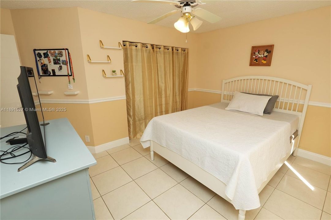 待售: $570,000 (3 贝兹, 2 浴室, 1440 平方英尺)