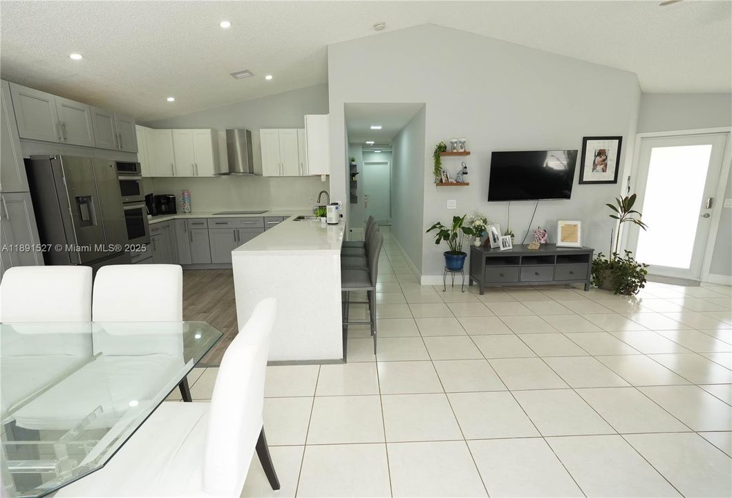 待售: $570,000 (3 贝兹, 2 浴室, 1440 平方英尺)