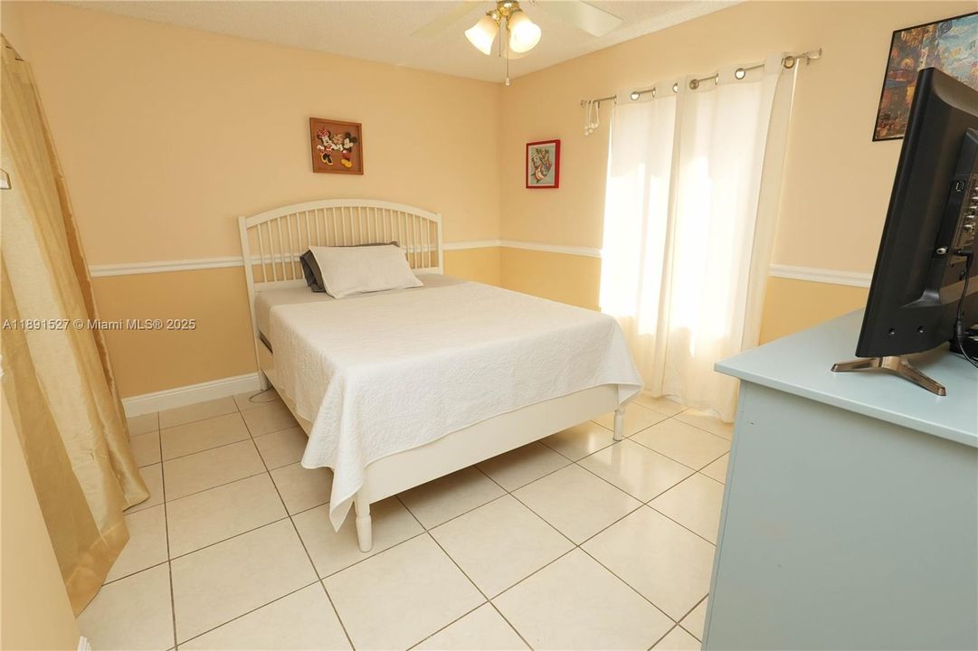 待售: $570,000 (3 贝兹, 2 浴室, 1440 平方英尺)