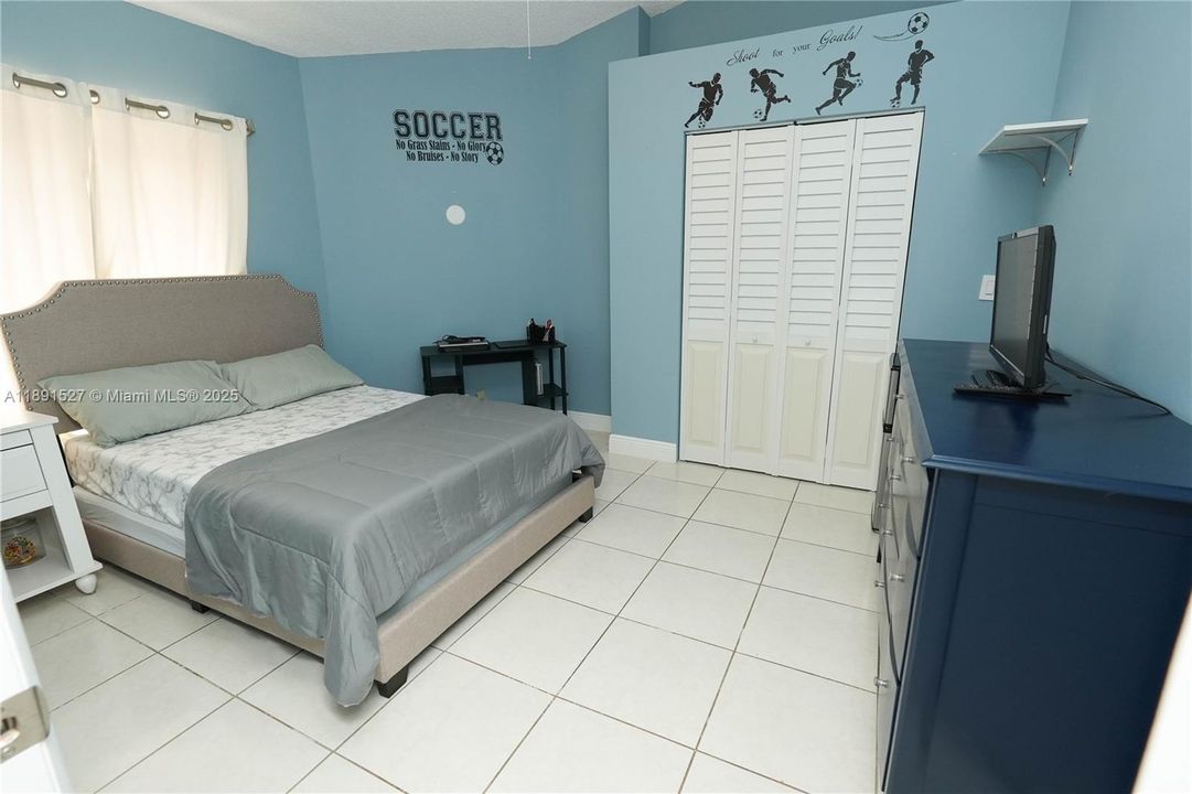 待售: $570,000 (3 贝兹, 2 浴室, 1440 平方英尺)