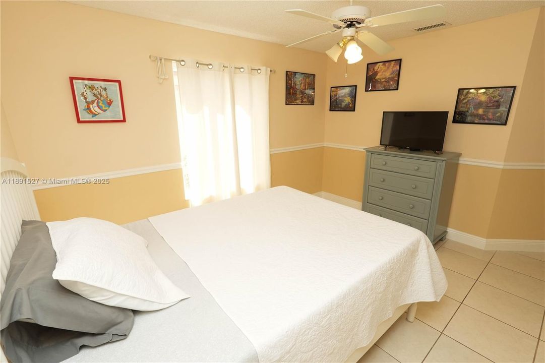 待售: $570,000 (3 贝兹, 2 浴室, 1440 平方英尺)