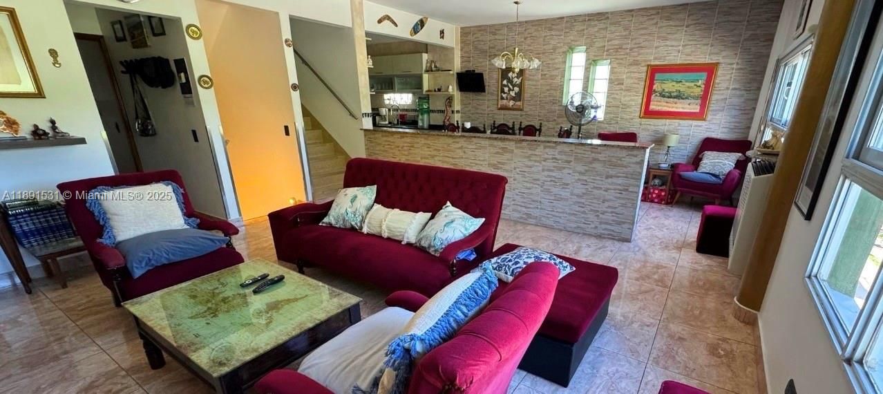 待售: $580,000 (5 贝兹, 5 浴室, 3520 平方英尺)