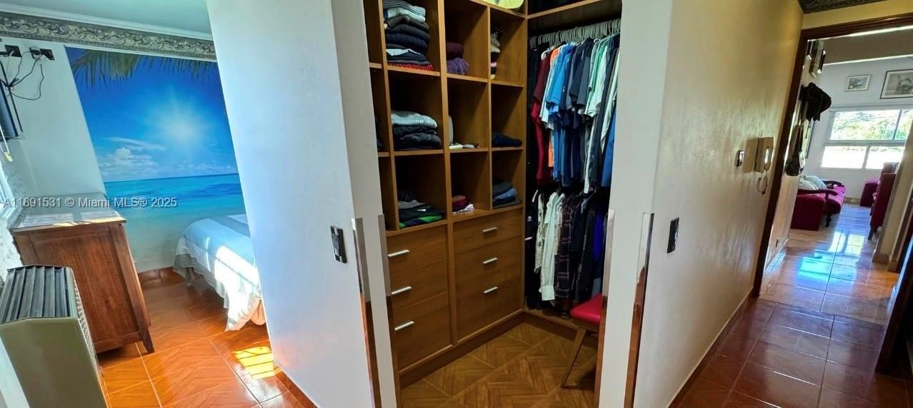 待售: $580,000 (5 贝兹, 5 浴室, 3520 平方英尺)