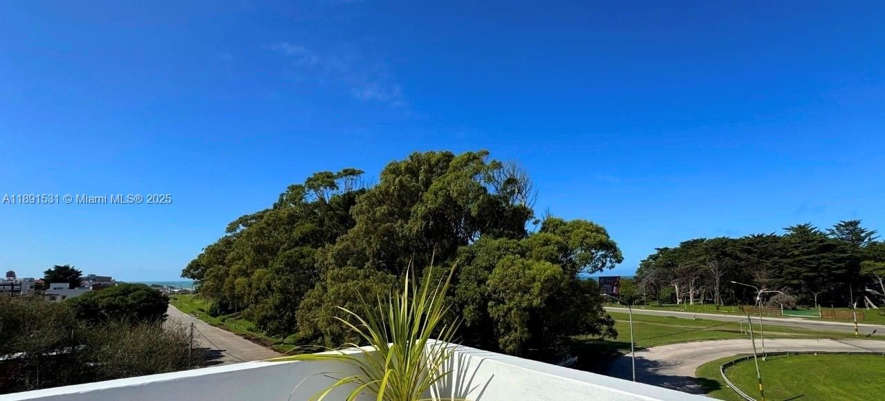 待售: $580,000 (5 贝兹, 5 浴室, 3520 平方英尺)