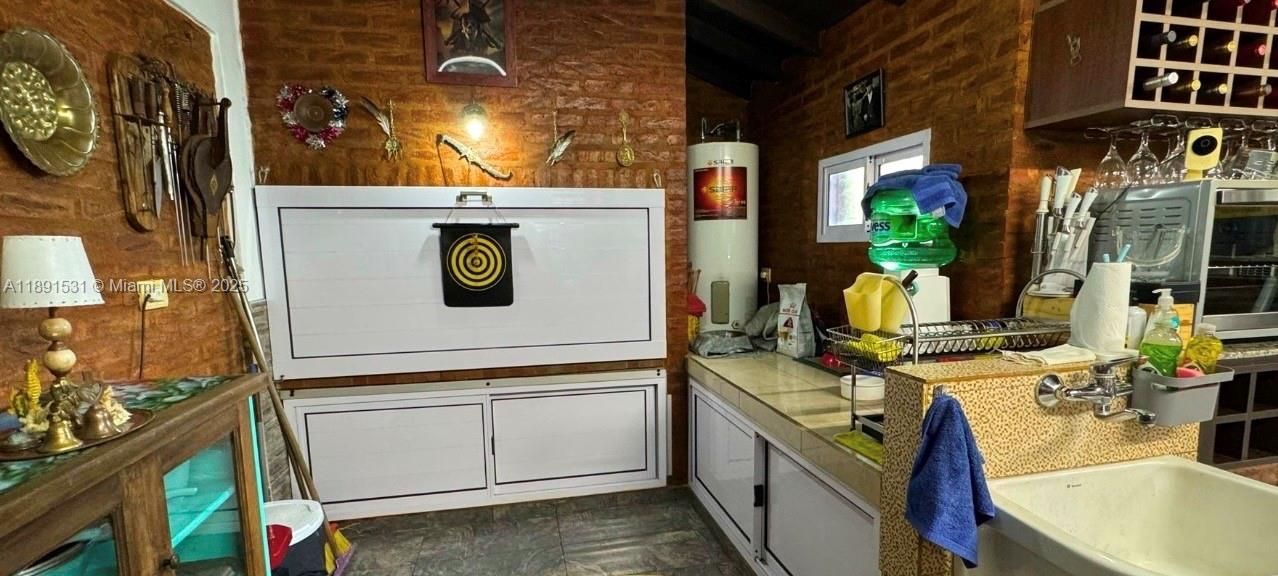 待售: $580,000 (5 贝兹, 5 浴室, 3520 平方英尺)