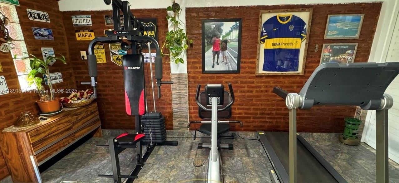 待售: $580,000 (5 贝兹, 5 浴室, 3520 平方英尺)