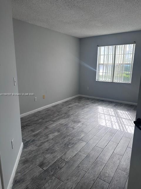 For Sale: $185,000 (2 beds, 2 baths, 1070 Square Feet)