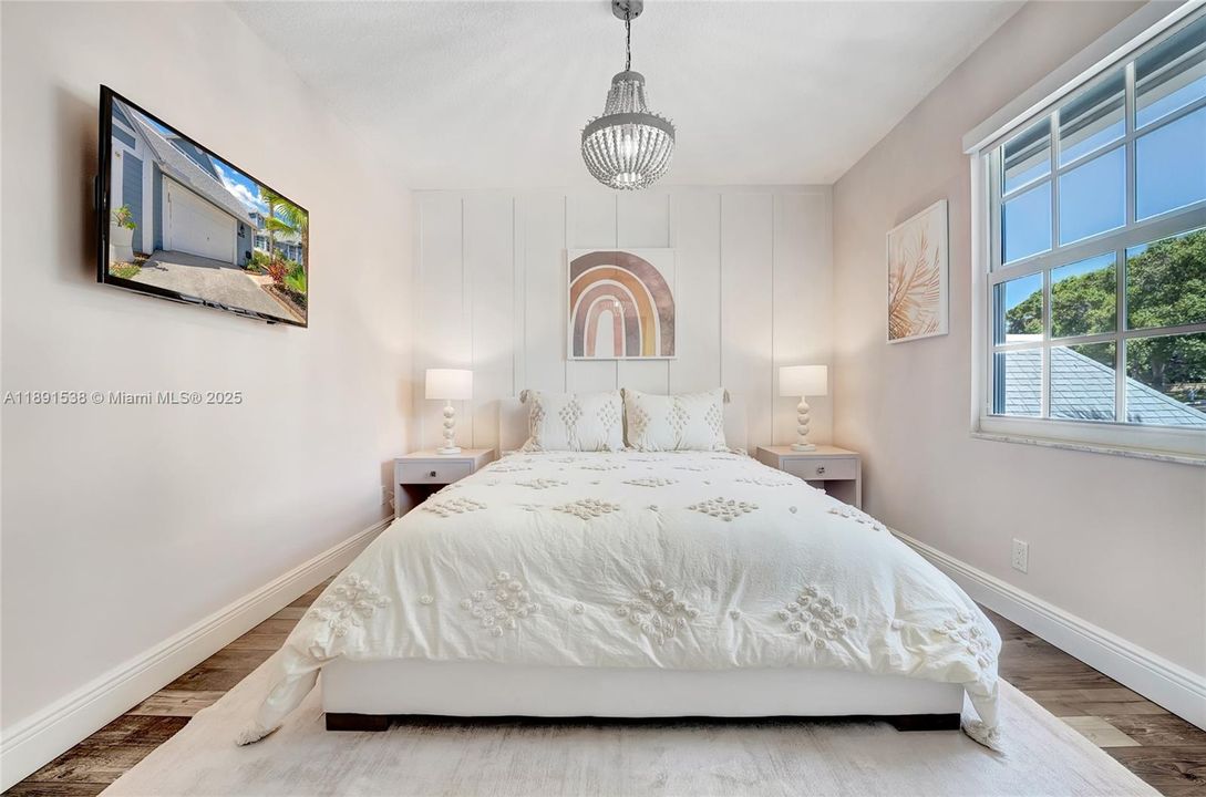 For Rent: $11,800 (3 beds, 2 baths, 1645 Square Feet)