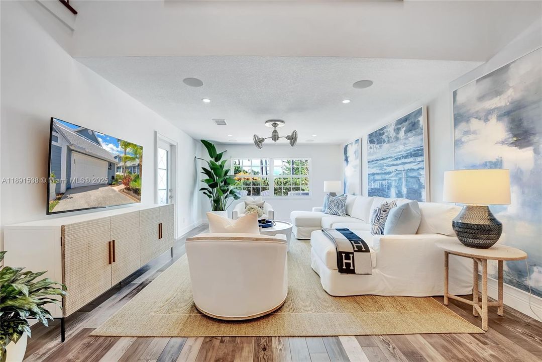 For Rent: $11,800 (3 beds, 2 baths, 1645 Square Feet)