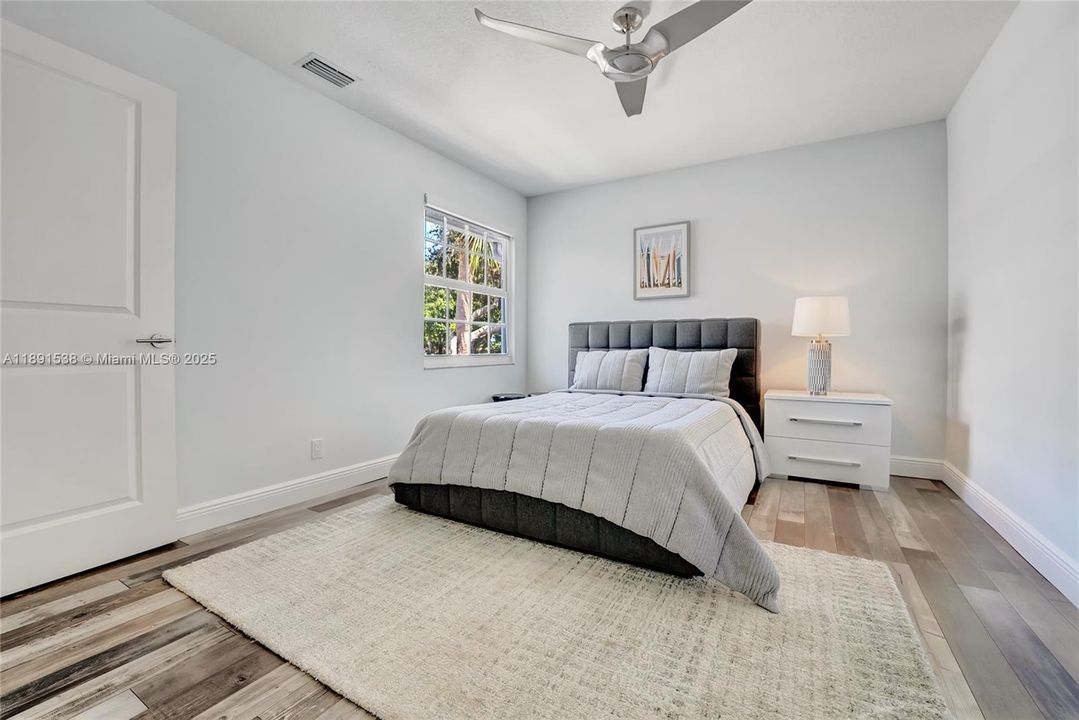 For Rent: $11,800 (3 beds, 2 baths, 1645 Square Feet)