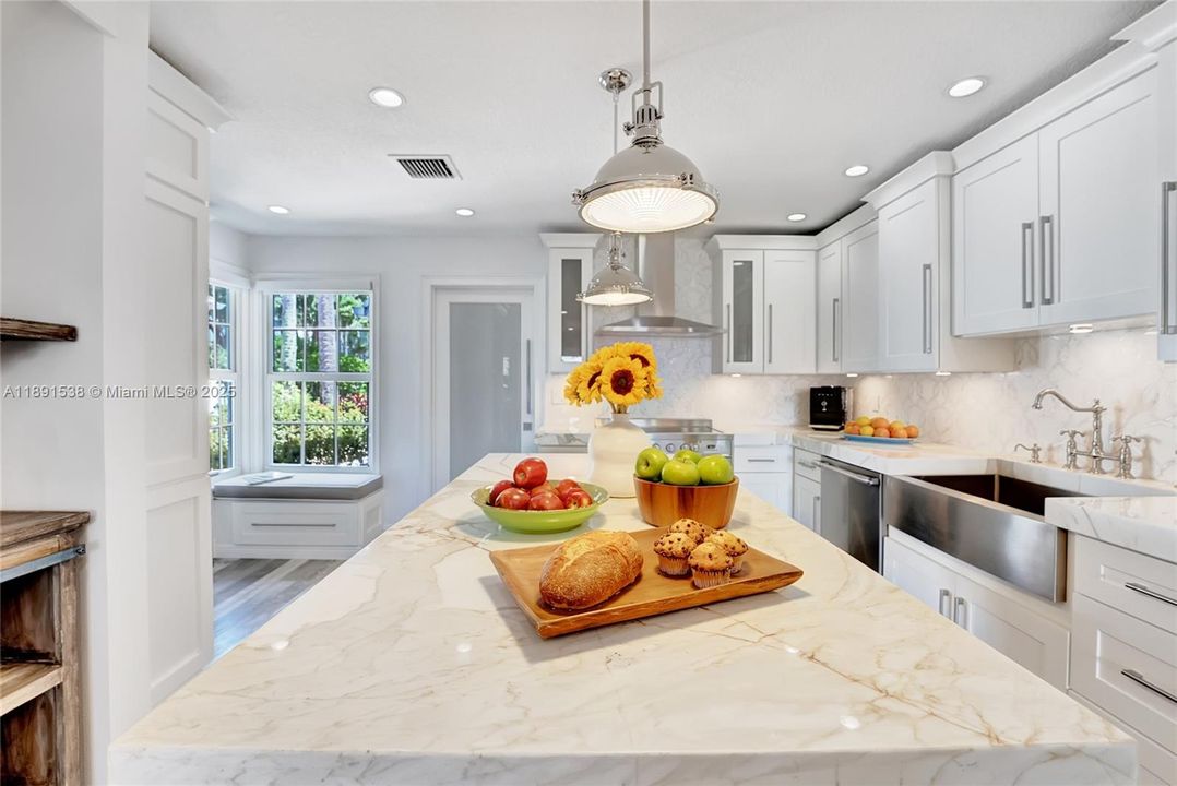 For Rent: $11,800 (3 beds, 2 baths, 1645 Square Feet)