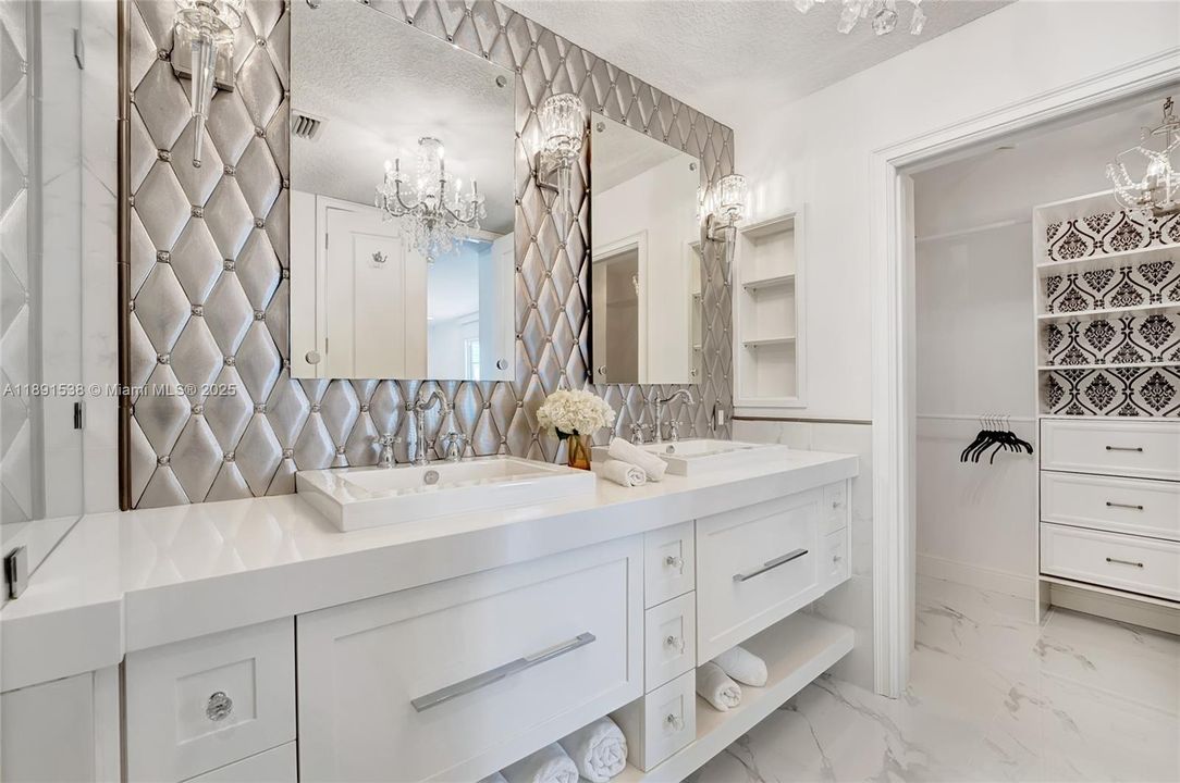 For Rent: $11,800 (3 beds, 2 baths, 1645 Square Feet)