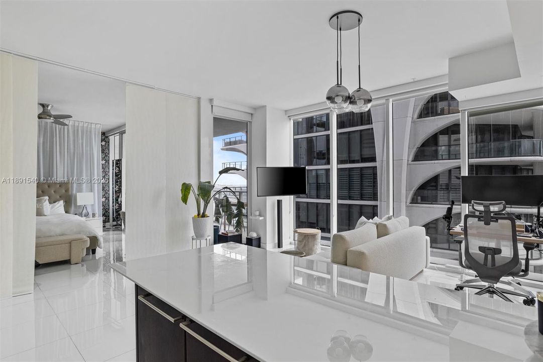 Vendido Recientemente: $545,000 (1 camas, 1 baños, 808 Pies cuadrados)