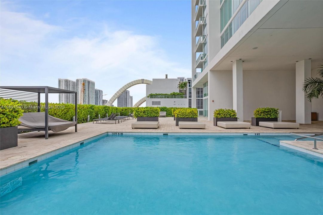 Vendido Recientemente: $545,000 (1 camas, 1 baños, 808 Pies cuadrados)