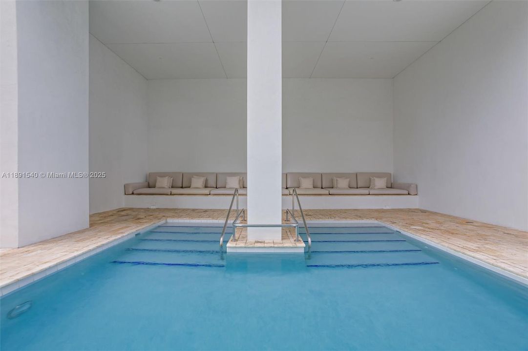 Vendido Recientemente: $545,000 (1 camas, 1 baños, 808 Pies cuadrados)