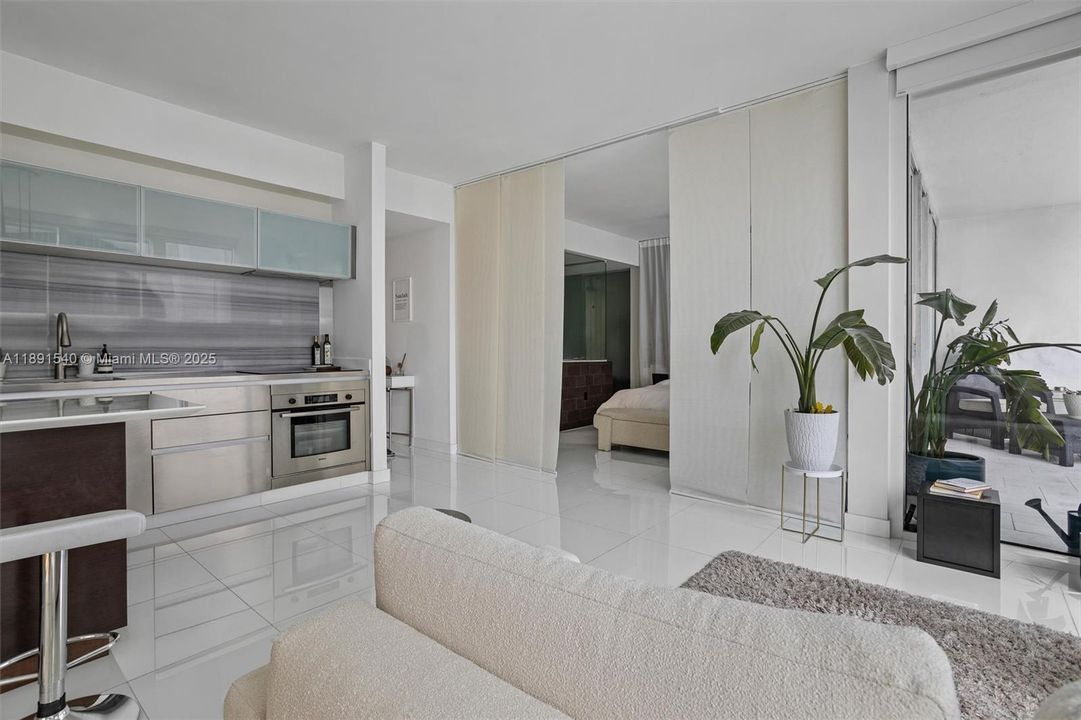 Vendido Recientemente: $545,000 (1 camas, 1 baños, 808 Pies cuadrados)