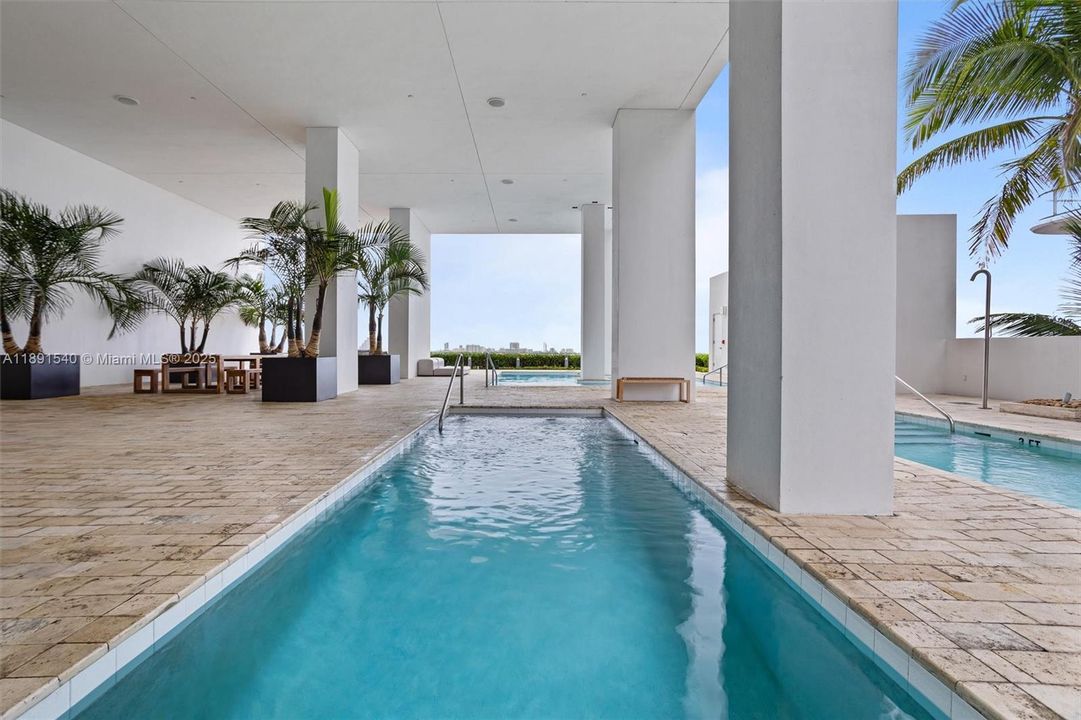 Vendido Recientemente: $545,000 (1 camas, 1 baños, 808 Pies cuadrados)