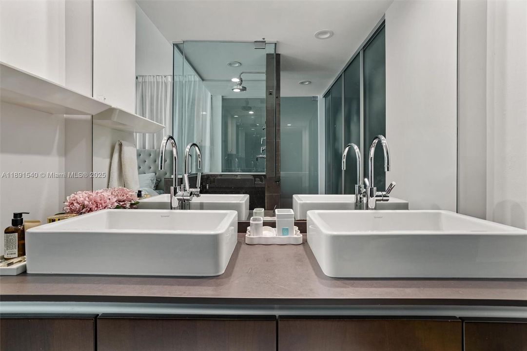 Vendido Recientemente: $545,000 (1 camas, 1 baños, 808 Pies cuadrados)