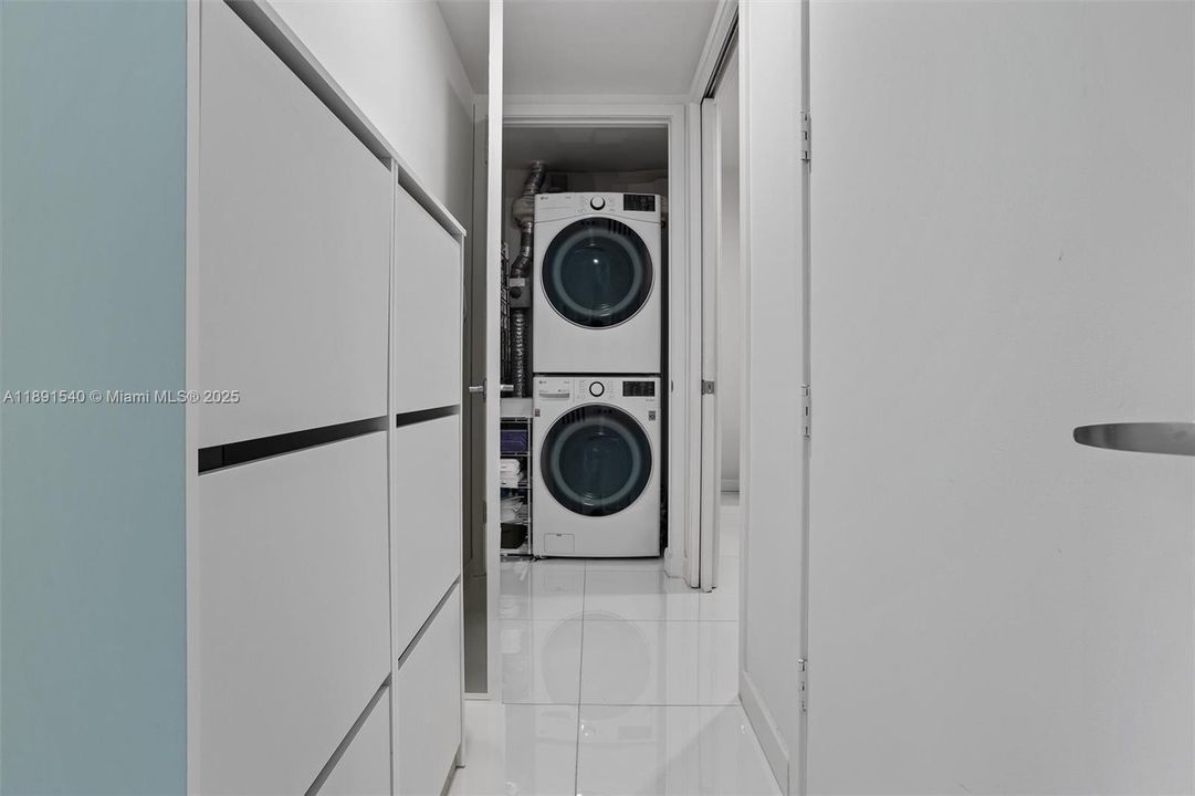 Vendido Recientemente: $545,000 (1 camas, 1 baños, 808 Pies cuadrados)