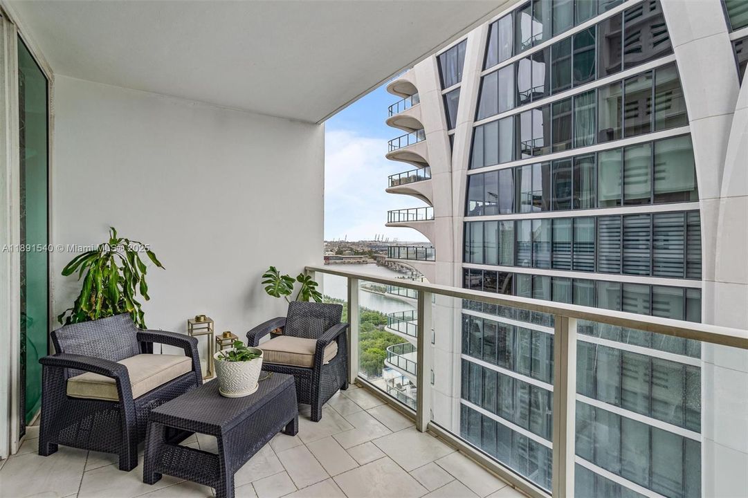 Vendido Recientemente: $545,000 (1 camas, 1 baños, 808 Pies cuadrados)