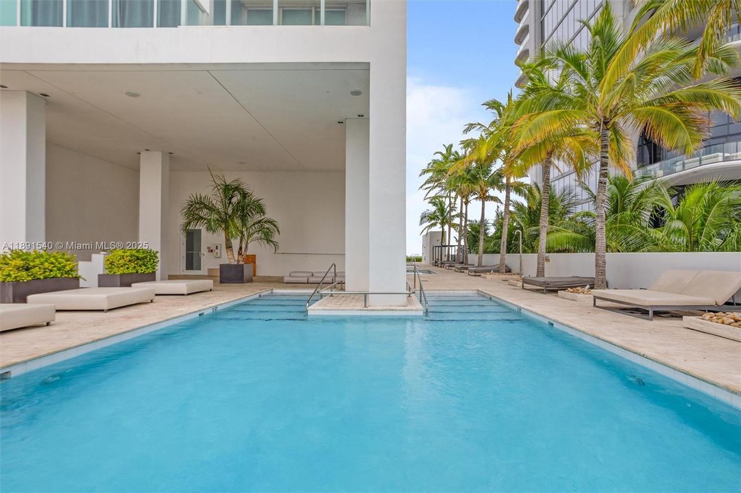 Vendido Recientemente: $545,000 (1 camas, 1 baños, 808 Pies cuadrados)