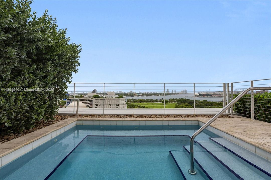 Vendido Recientemente: $545,000 (1 camas, 1 baños, 808 Pies cuadrados)